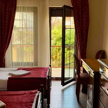 아파트 Szent Gyoergy Apartmanhaz *