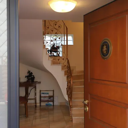 Szent Gyoergy Apartmanhaz Διαμέρισμα *